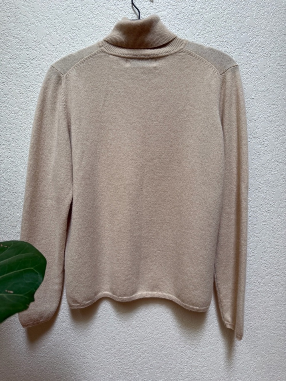 Valerie Stevens 100% Cashmere Turtleneck Sweater Neutral Minimalist L - Picture 2 of 3